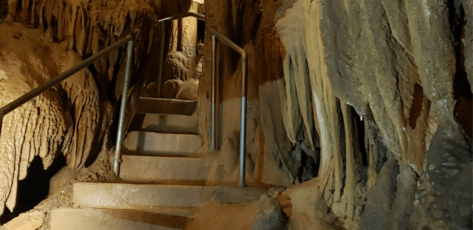 The inside of Crystal Onyx Cave, a neighbor to Mammoth Cave National Park