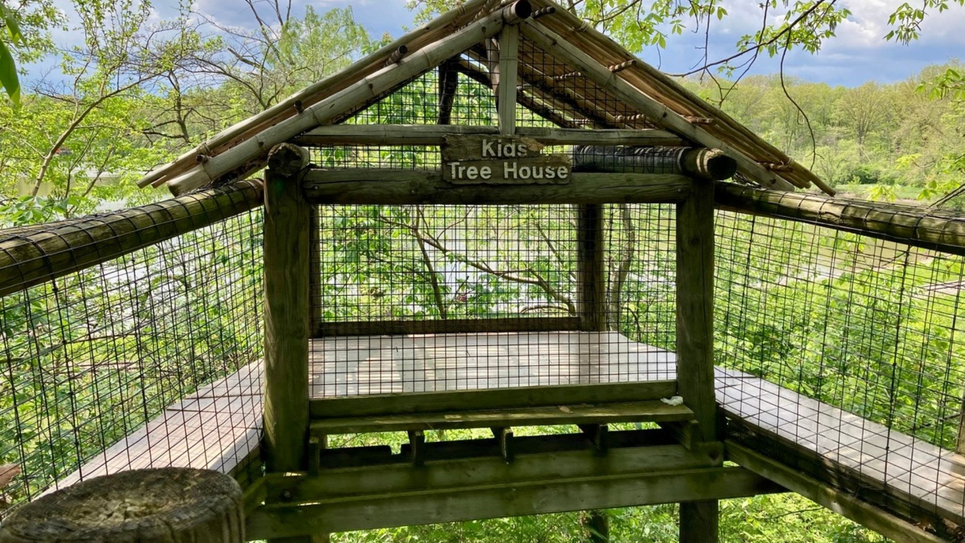 A children's tree house at the Fort Wayne Zoo