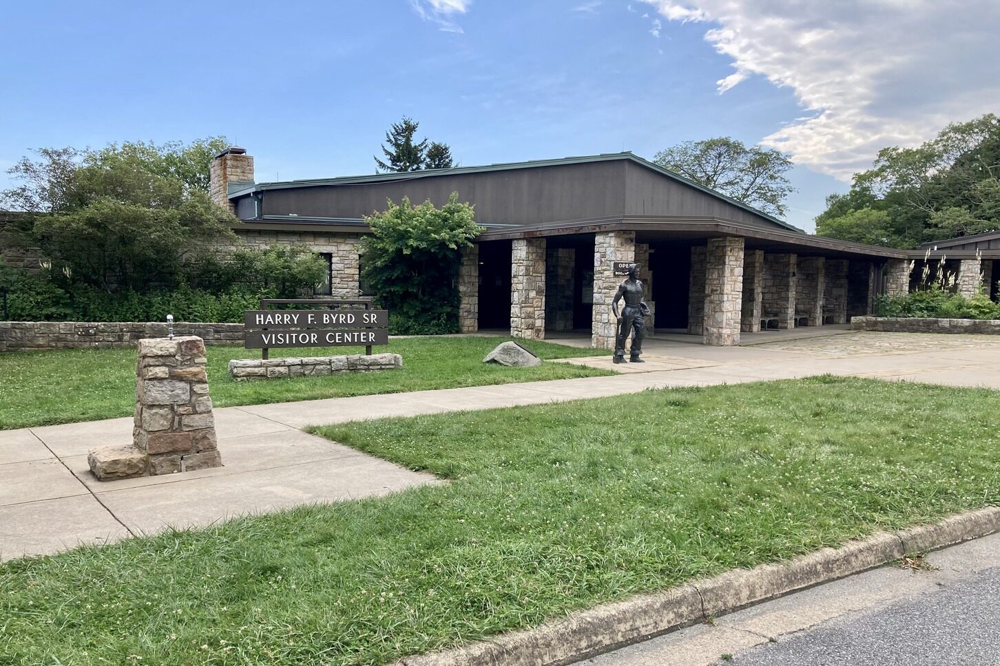 The outside of Harry F Byrd Visitor Center